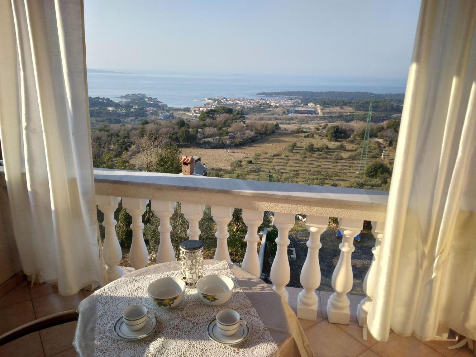Apartments Panorama View Zeljko Scerbe Mundanije Ngoại thất bức ảnh