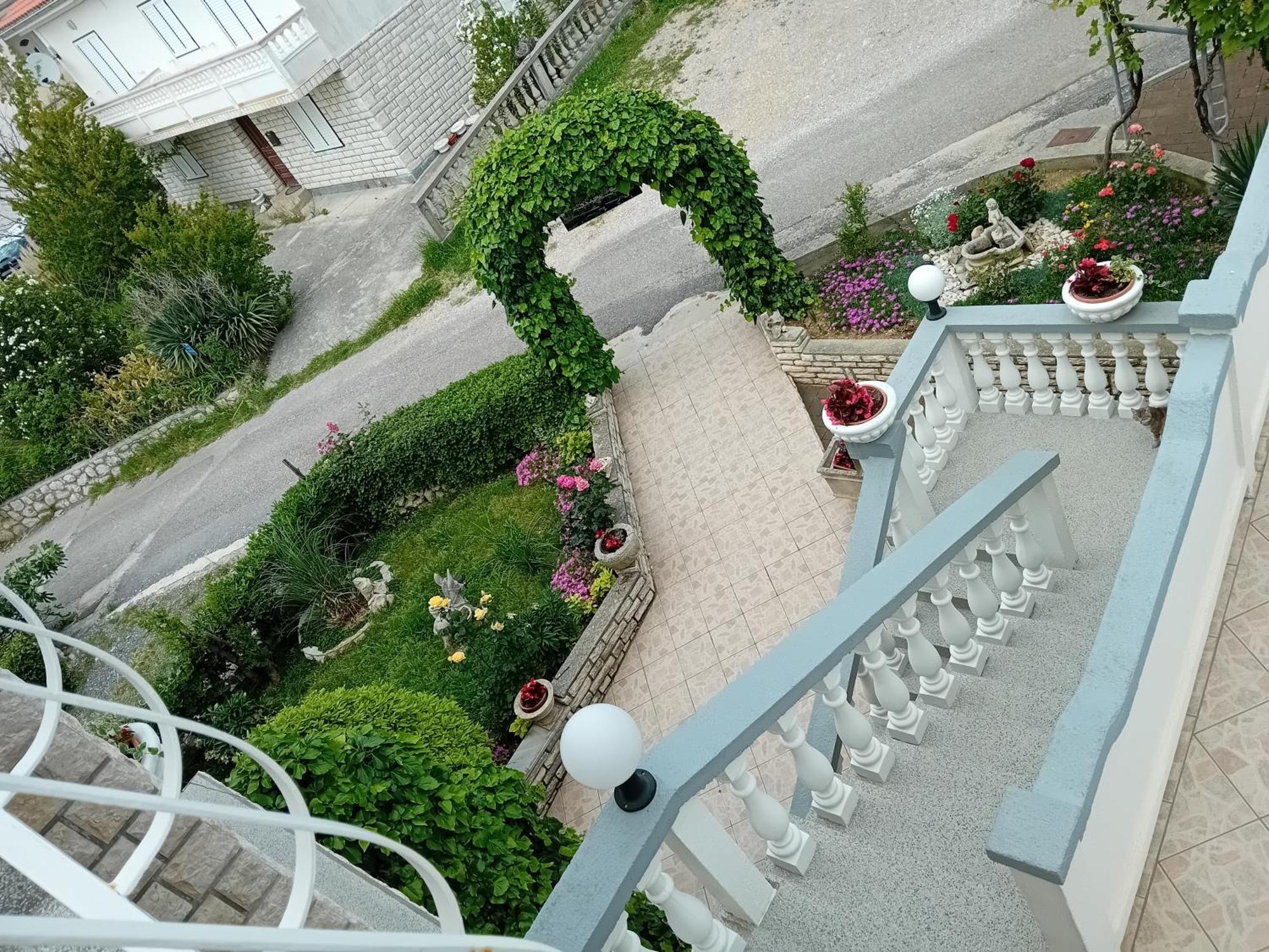 Apartments Panorama View Zeljko Scerbe Mundanije Ngoại thất bức ảnh